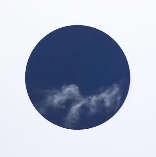 Anita Iacovella cloud wave_Pastel Conte Acrylic on silicon carbide paper 21cmdiameter_2021