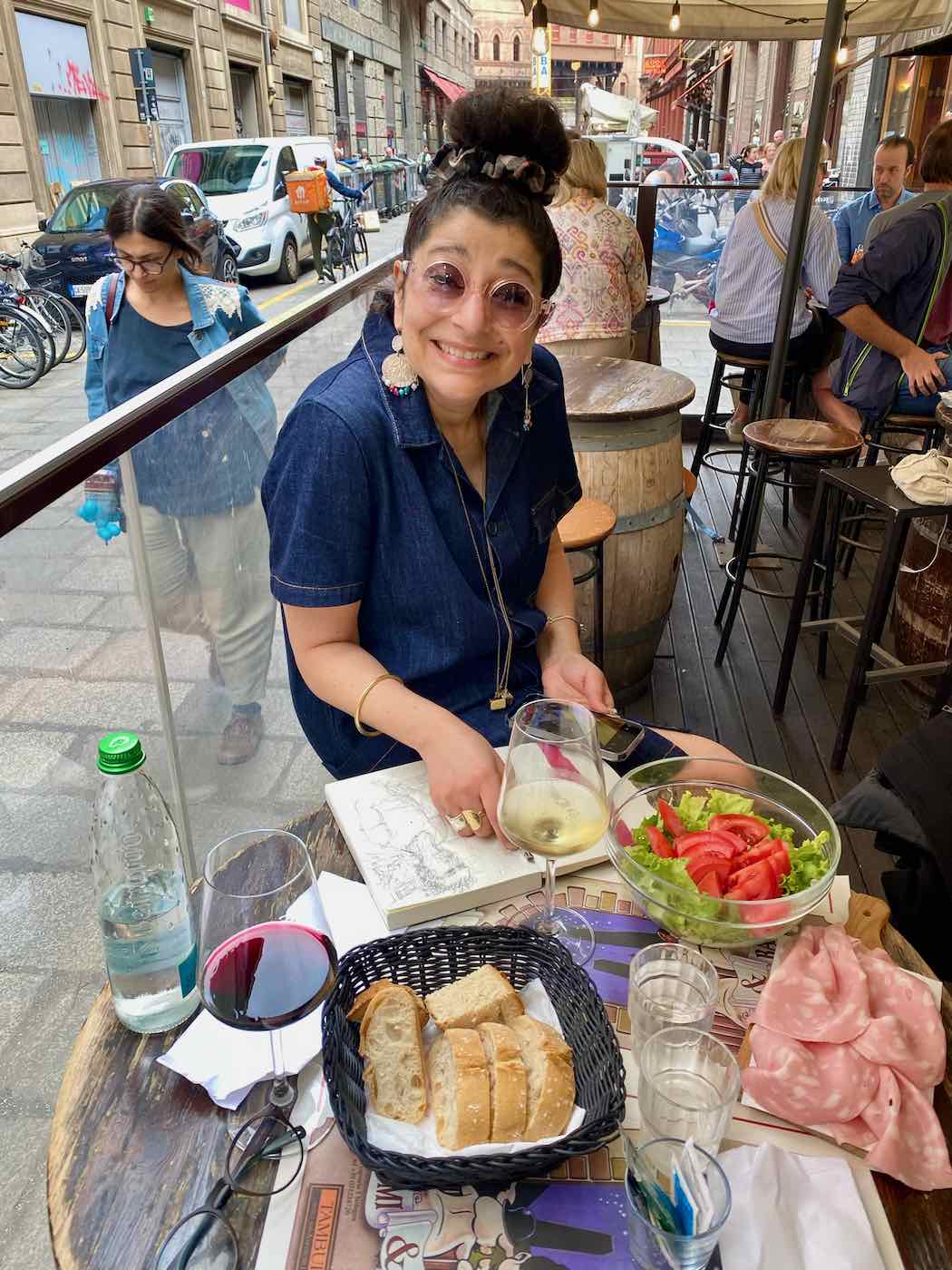 A quick sketch before the past arrives, Bologna